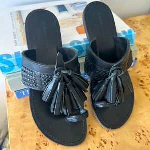 Mare di Latte Black Leather Flat Toe Loop Sandals Tassels 38 7.5